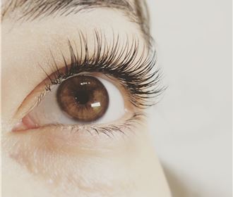 Nhìn xinh hơn hẳn sau khi nối mi nhé Nhìn xinh hơn hẳn sau khi nối mi nhé