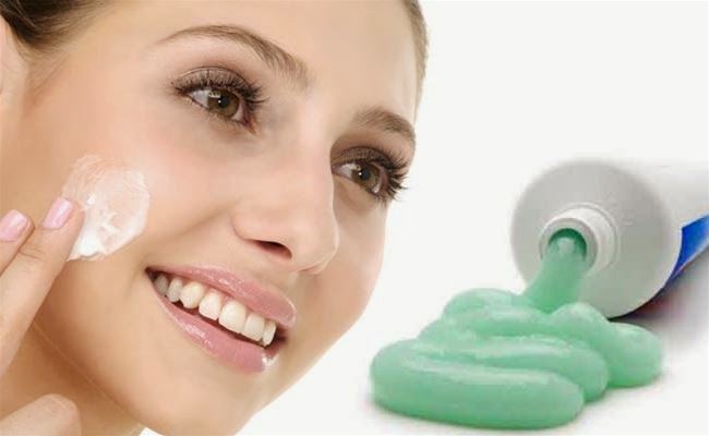 Trị mụn bằng kem đánh răng hiệu quả tại nhà Trị mụn bằng kem đánh răng hiệu quả tại nhà