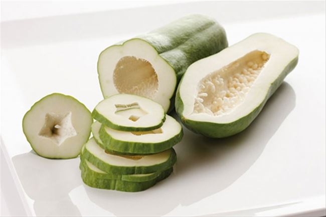 Đắp mặt nạ trị nám đu đủ xanh Đắp mặt nạ trị nám đu đủ xanh
