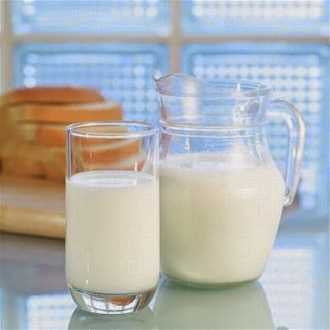 Đắp mặt nạ bơ và sữa tươi Đắp mặt nạ bơ và sữa tươi