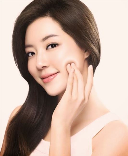 Đắp mặt nạ trị mụn và vết thâm cực đơn giản Đắp mặt nạ trị mụn và vết thâm cực đơn giản